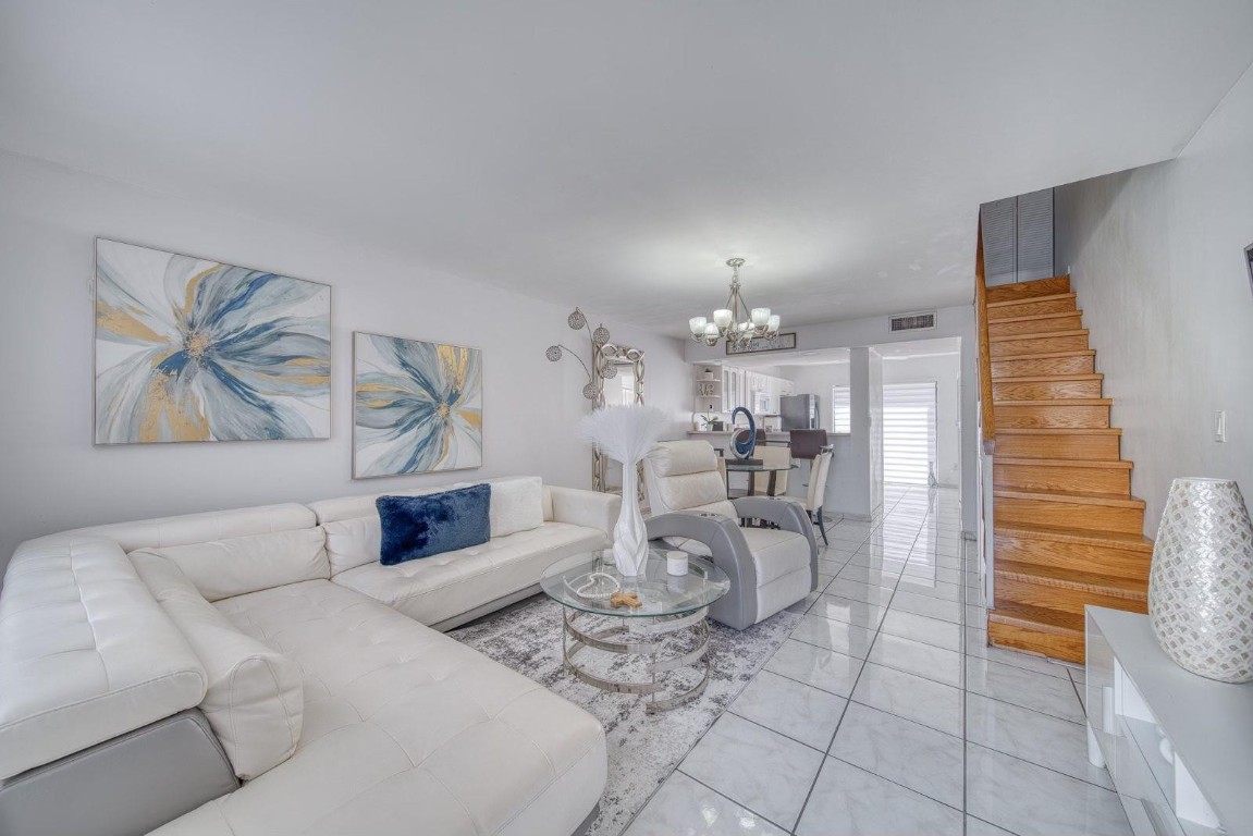 2612 W 54th Place Unit 204