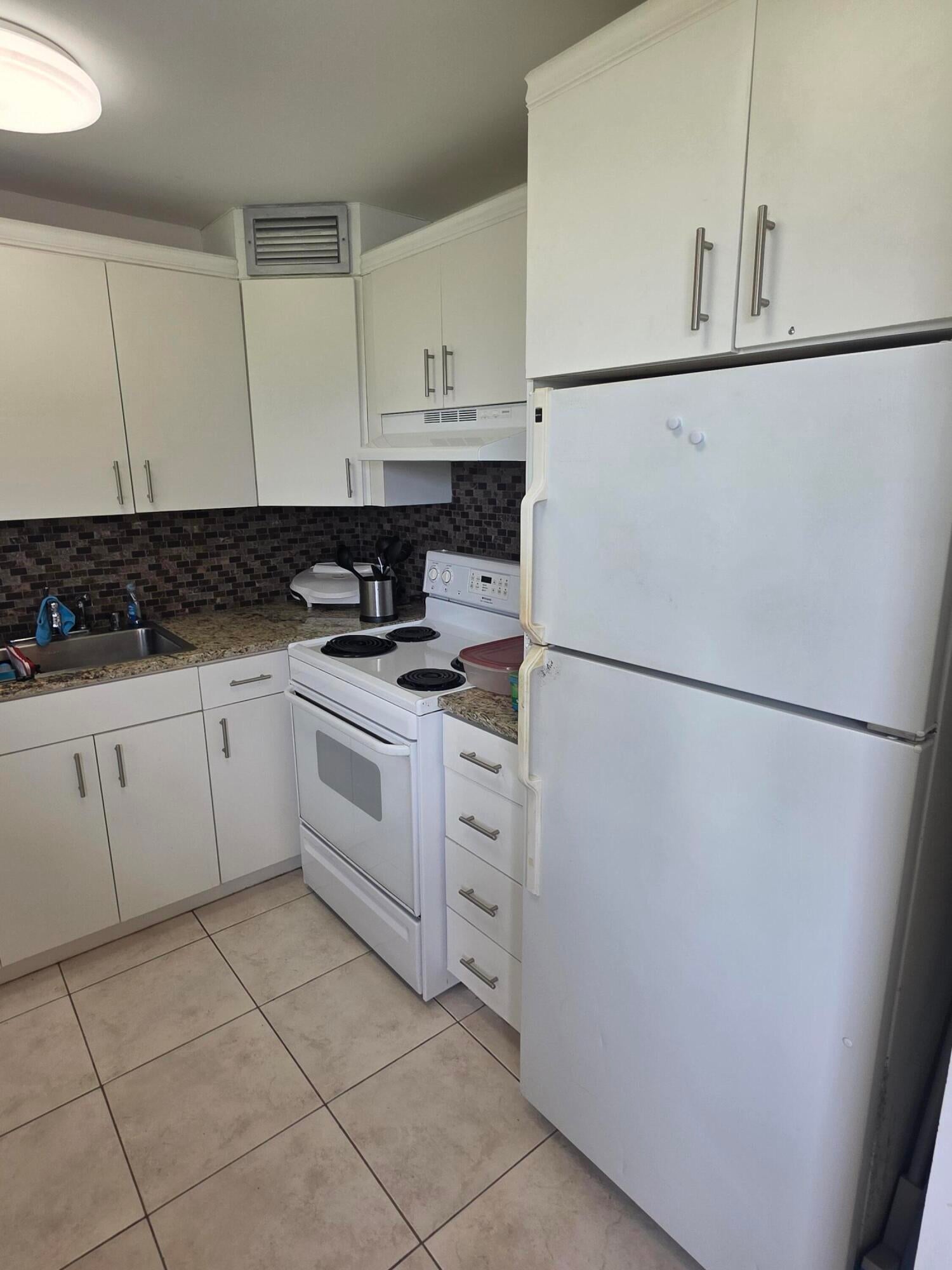 241 SOUTHAMPTON C