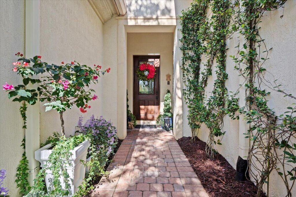 Photo of 974 Mill Creek Drive, Palm Beach Gardens, FL 33410 (MLS # B26020656)