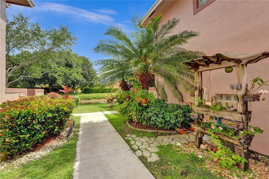 Eagle Creek Townhomes - Residential