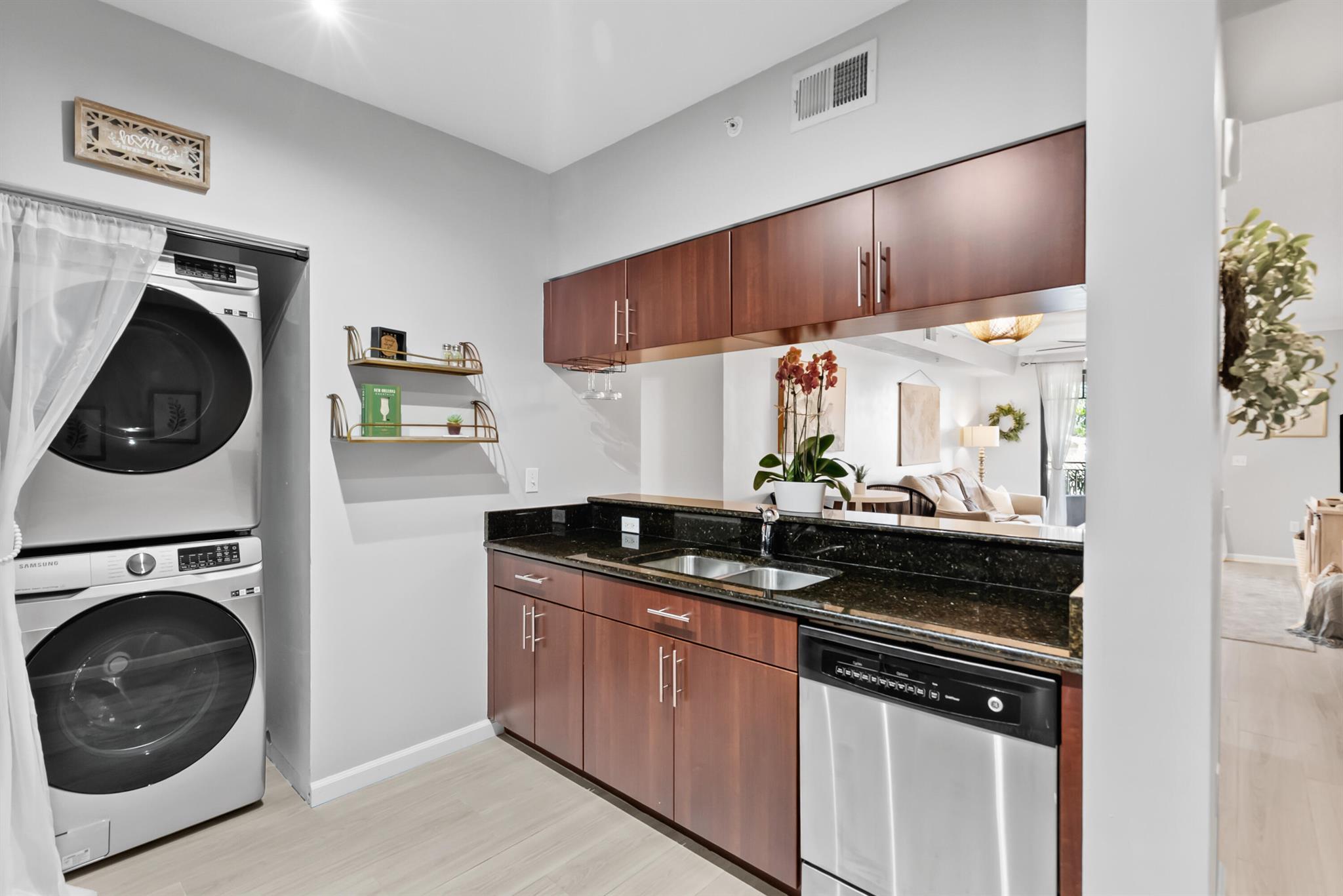 RESIDENCES AT MIDTOWN CON - Residential
