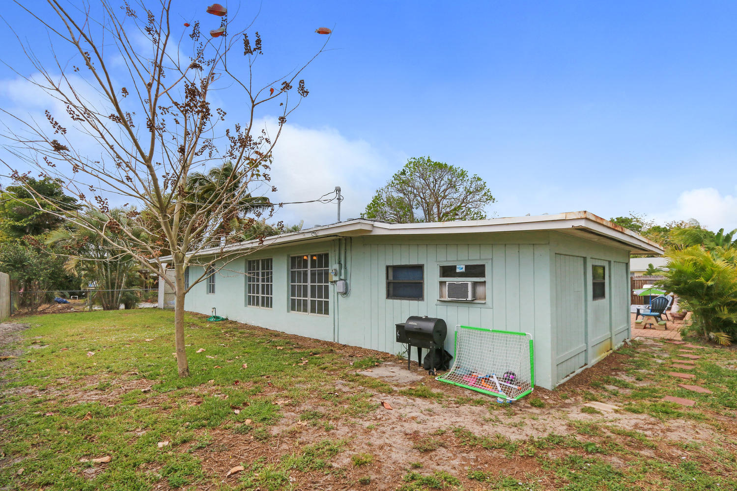 PALM LAKE PARK - Residential