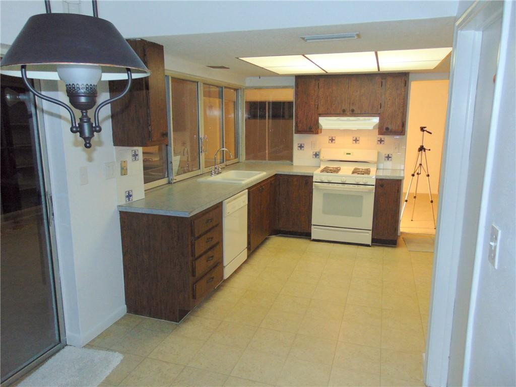 SUNRISE GOLF VILLAGE - Residential