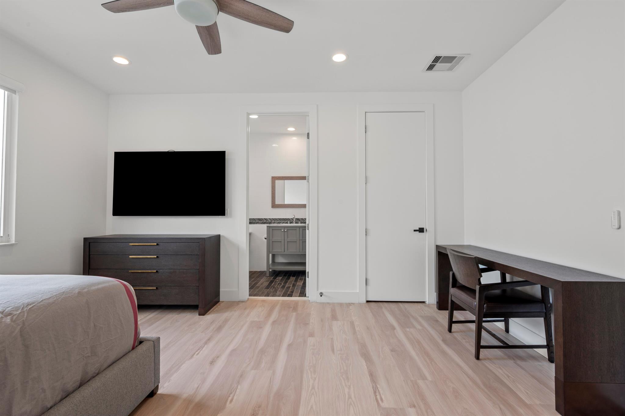 LAKES OF SUTTON / POLO CL - Residential Lease