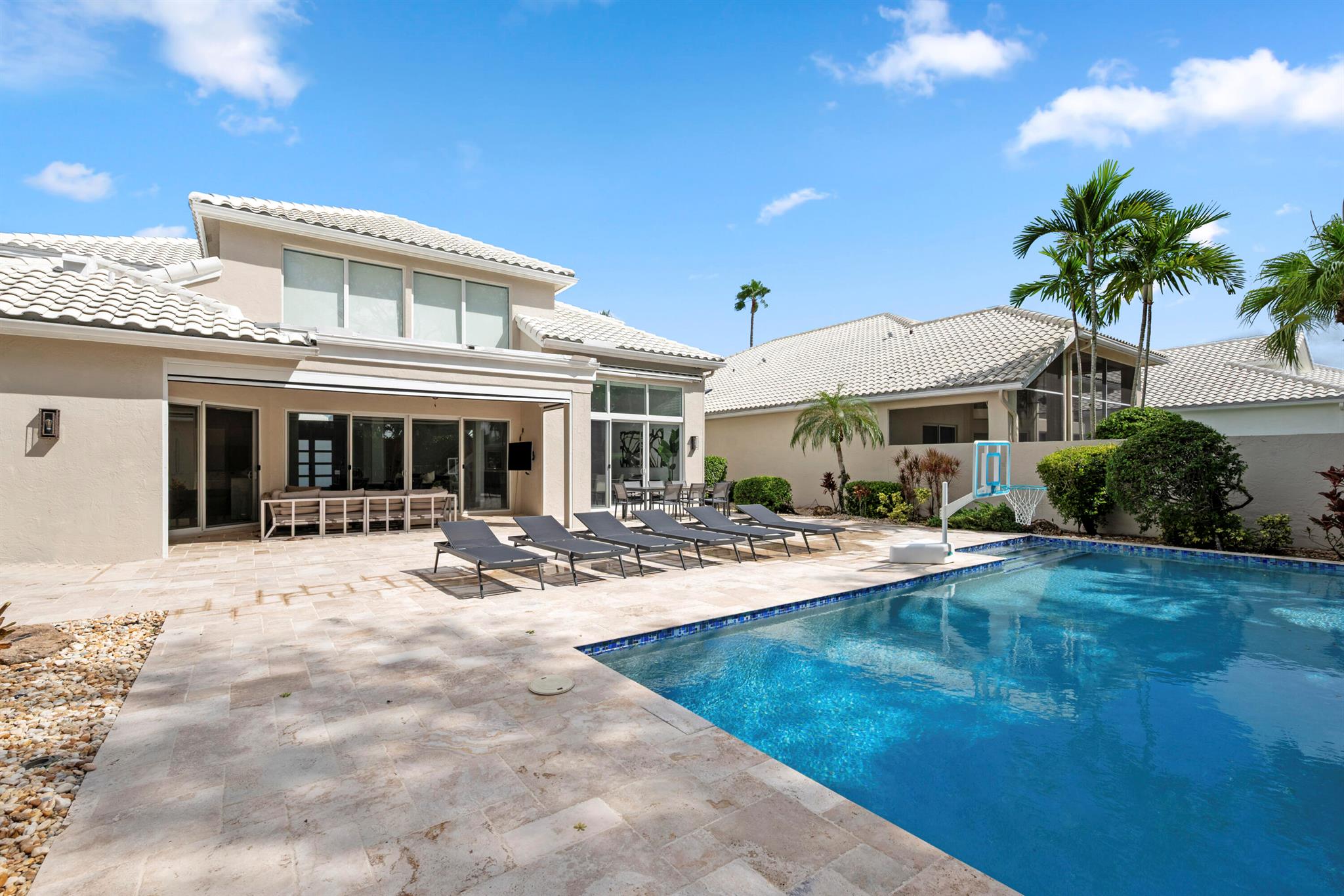 LAKES OF SUTTON / POLO CL - Residential Lease