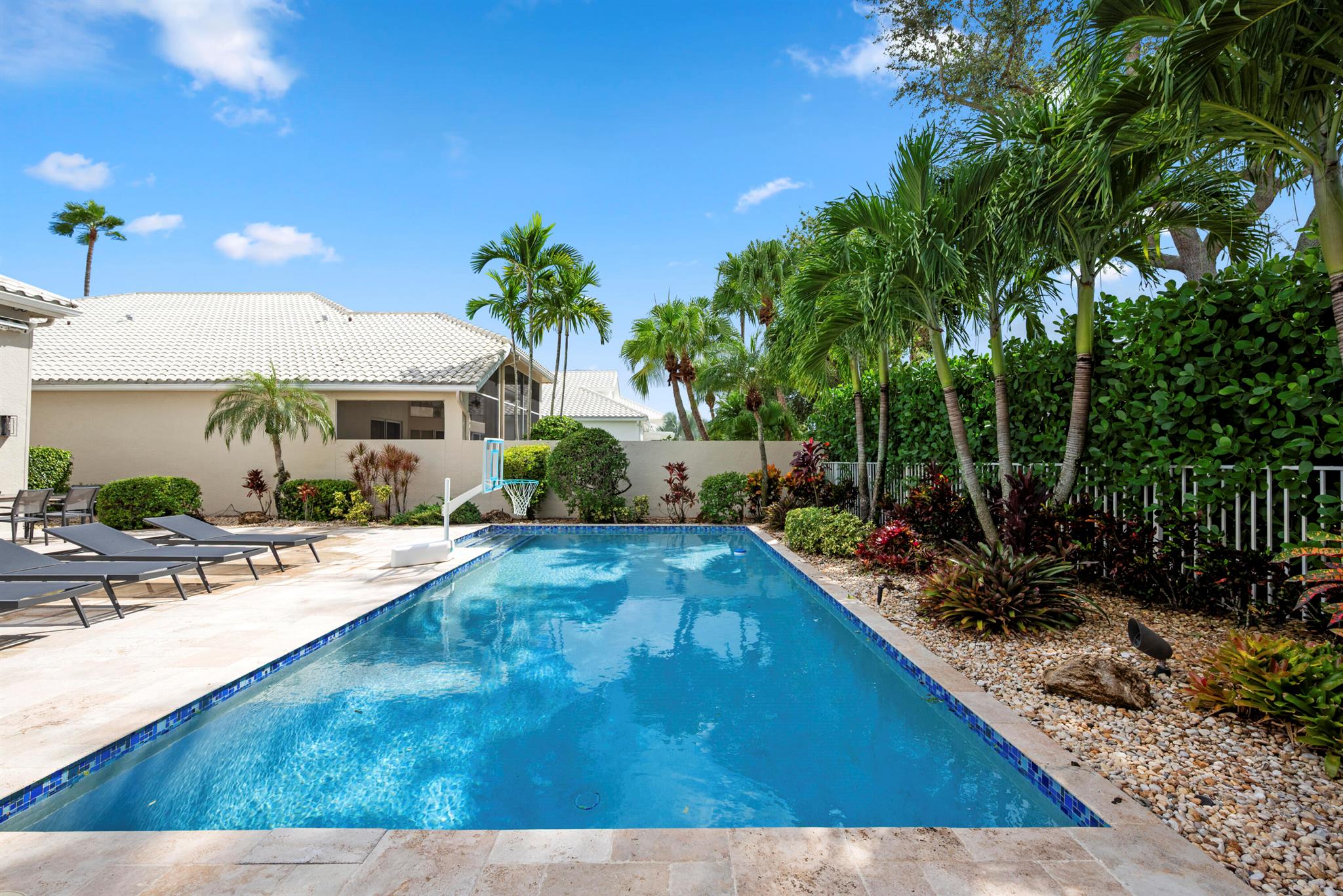 LAKES OF SUTTON / POLO CL - Residential Lease