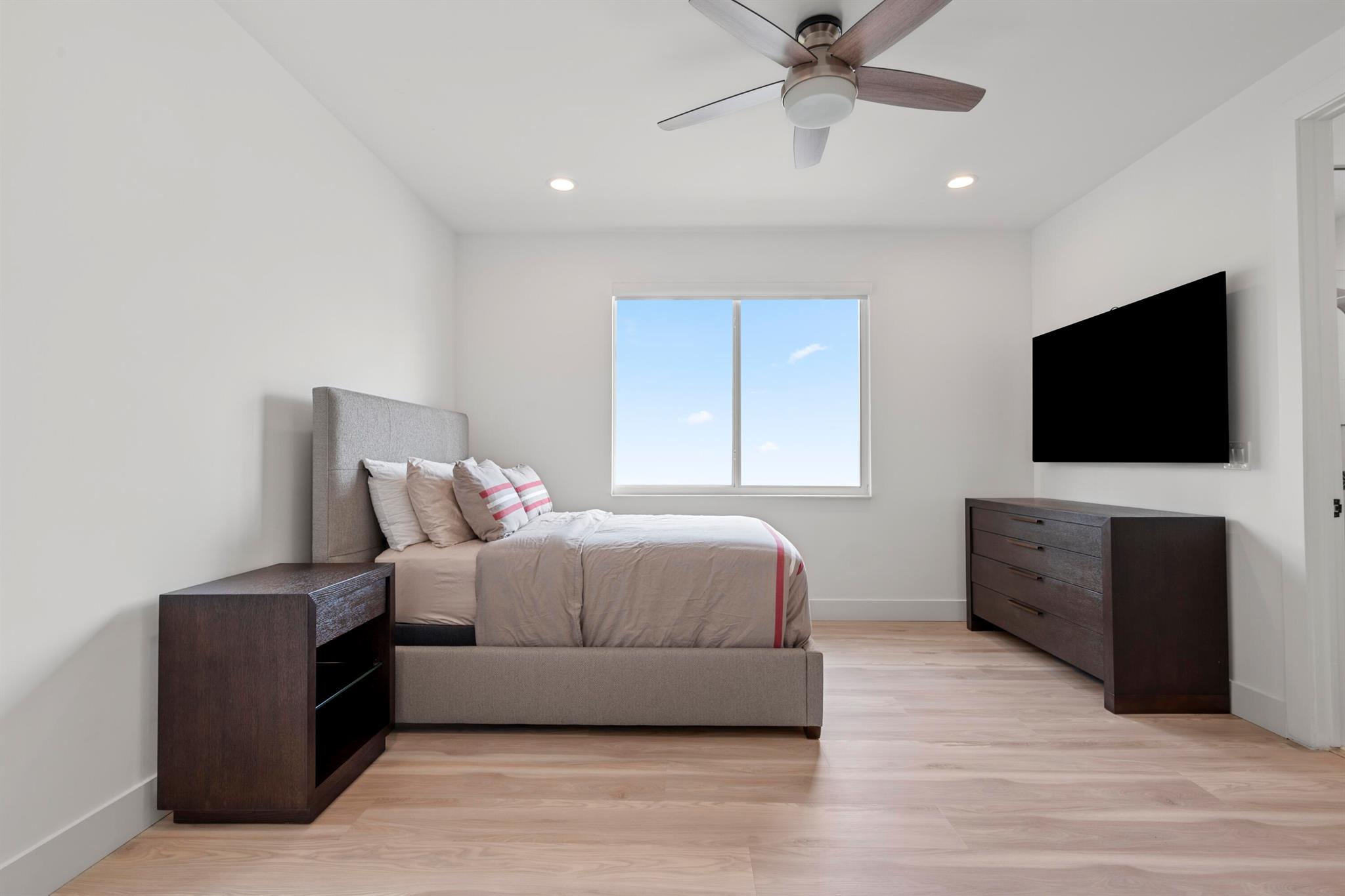 LAKES OF SUTTON / POLO CL - Residential Lease