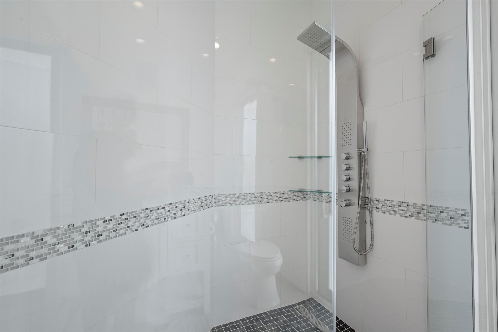 LAKES OF SUTTON / POLO CL - Residential Lease