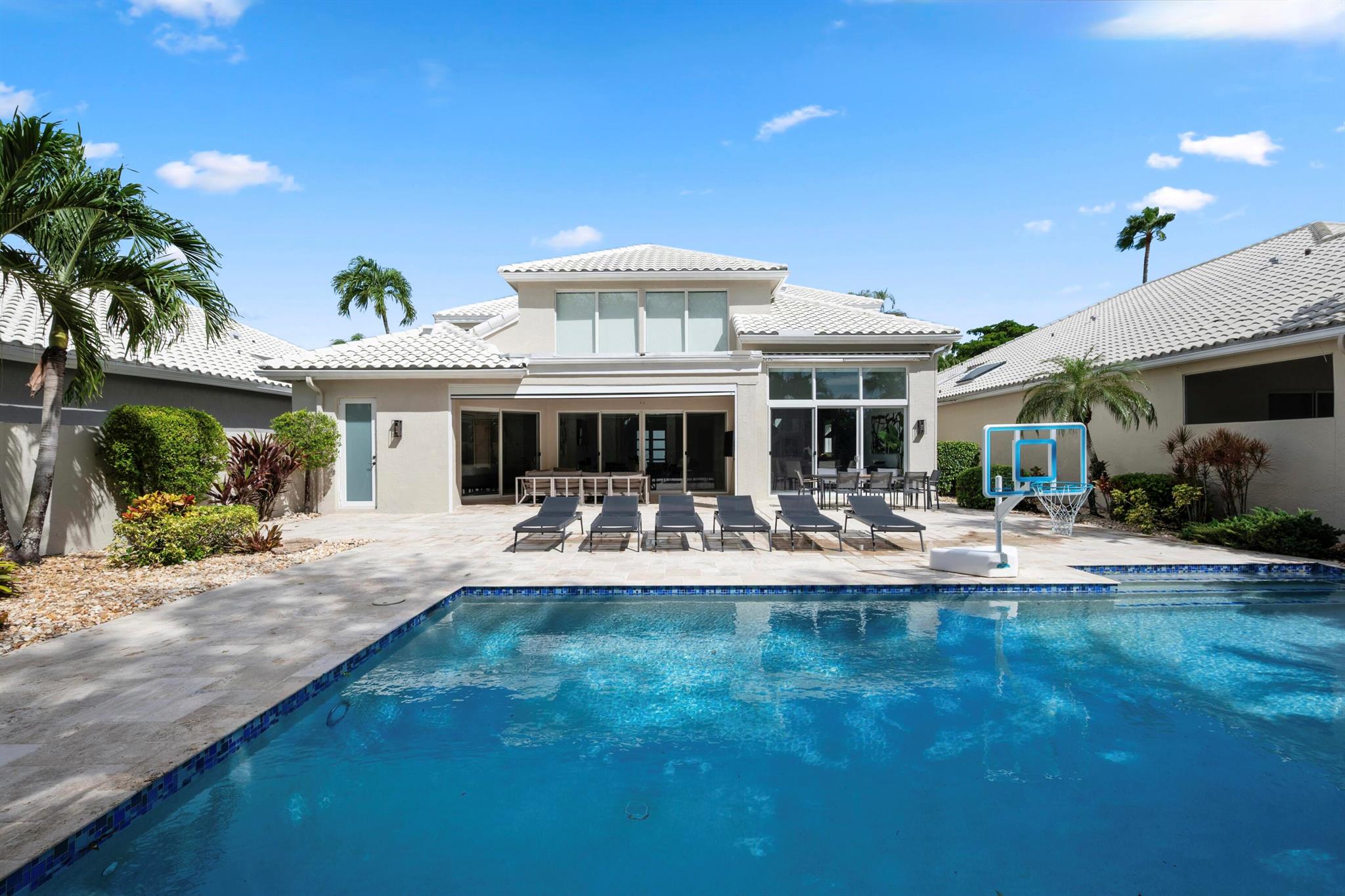 LAKES OF SUTTON / POLO CL - Residential Lease