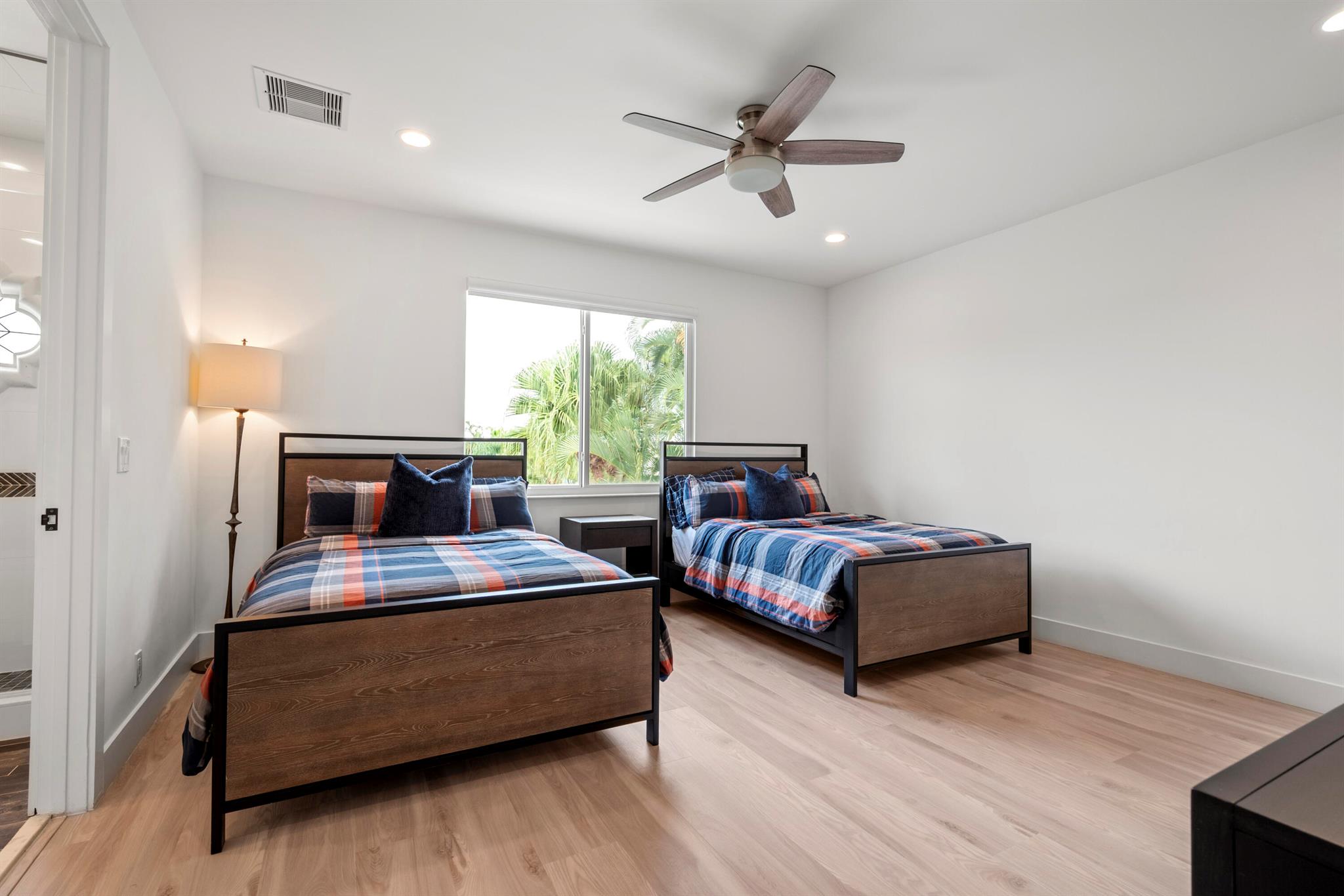 LAKES OF SUTTON / POLO CL - Residential Lease