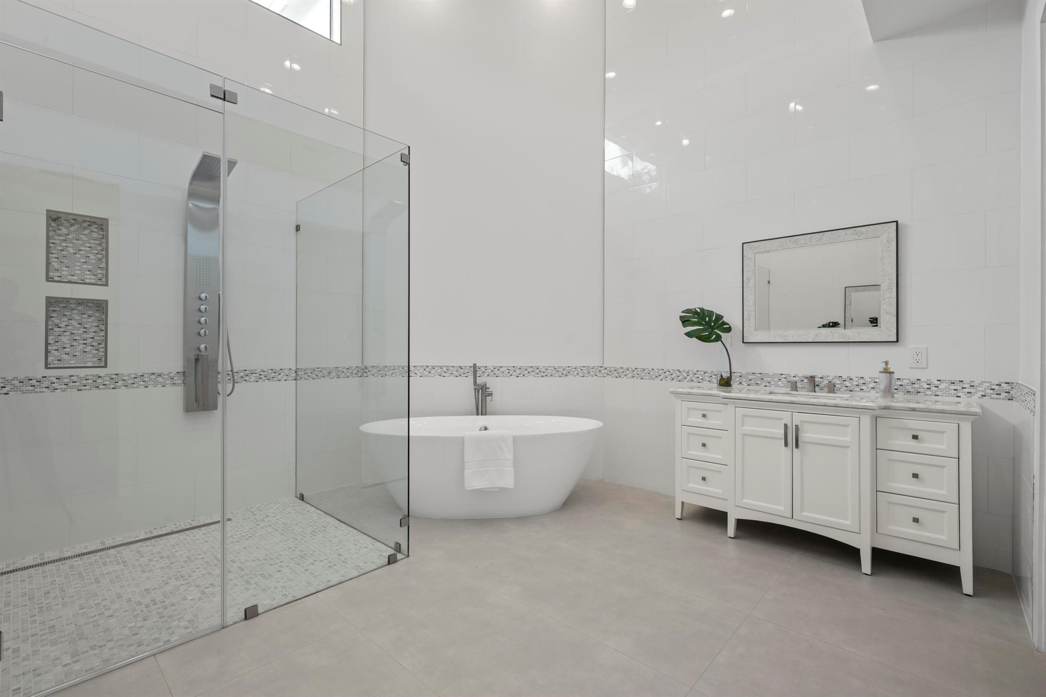 LAKES OF SUTTON / POLO CL - Residential Lease