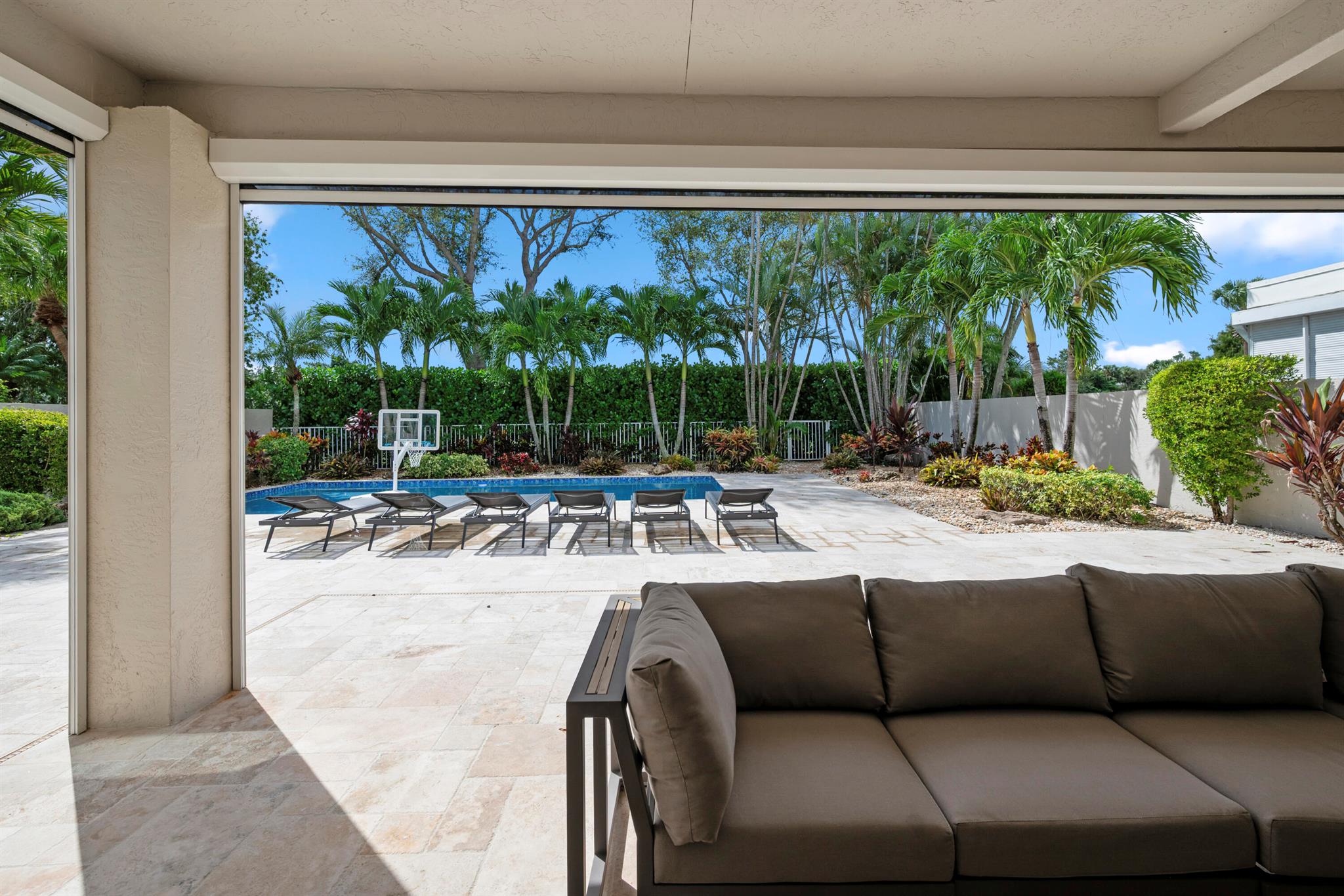 LAKES OF SUTTON / POLO CL - Residential Lease