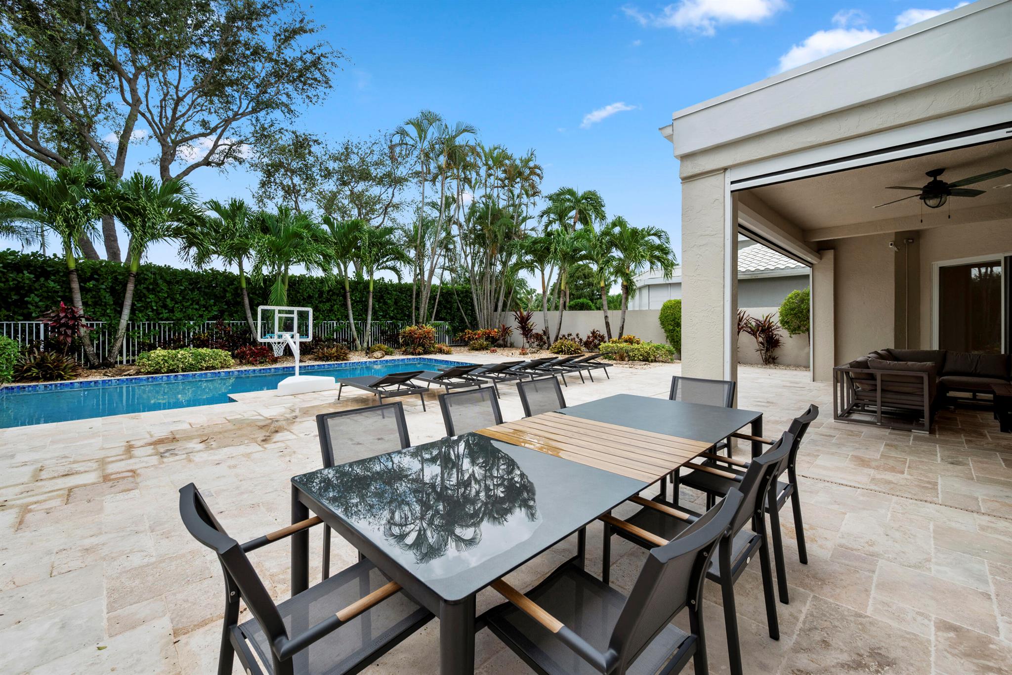 LAKES OF SUTTON / POLO CL - Residential Lease