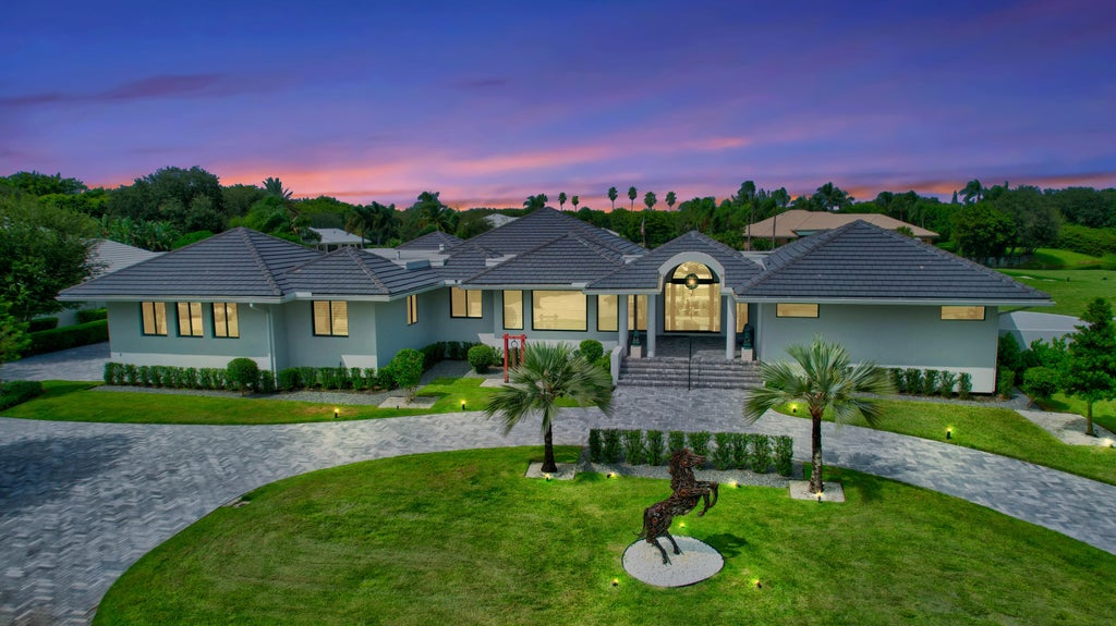 Photo of 3605 Oakview Court, Delray Beach, FL 33445 (MLS # R11072776)