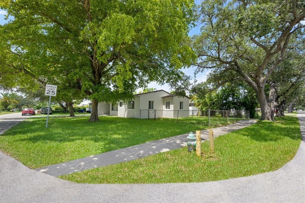Photo of 2601 Taylor St, Hollywood, FL 33020 (MLS # F10540486)