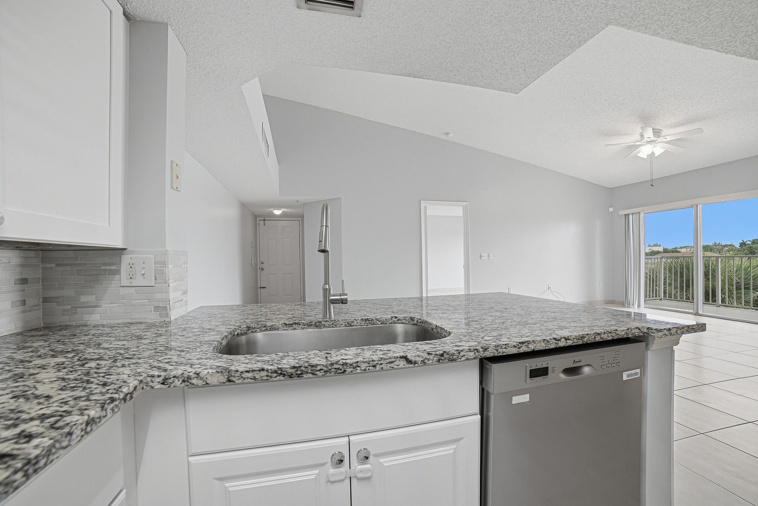 5045 WILES Road 308