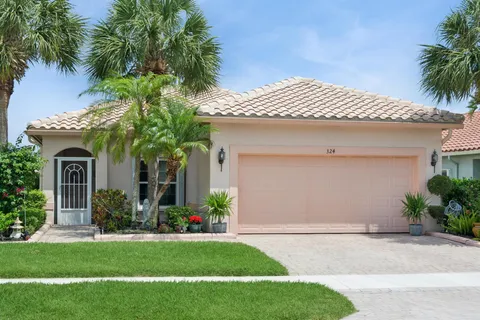 324 NW Breezy Point Loop, Port St Lucie, FL MLS: R11085023