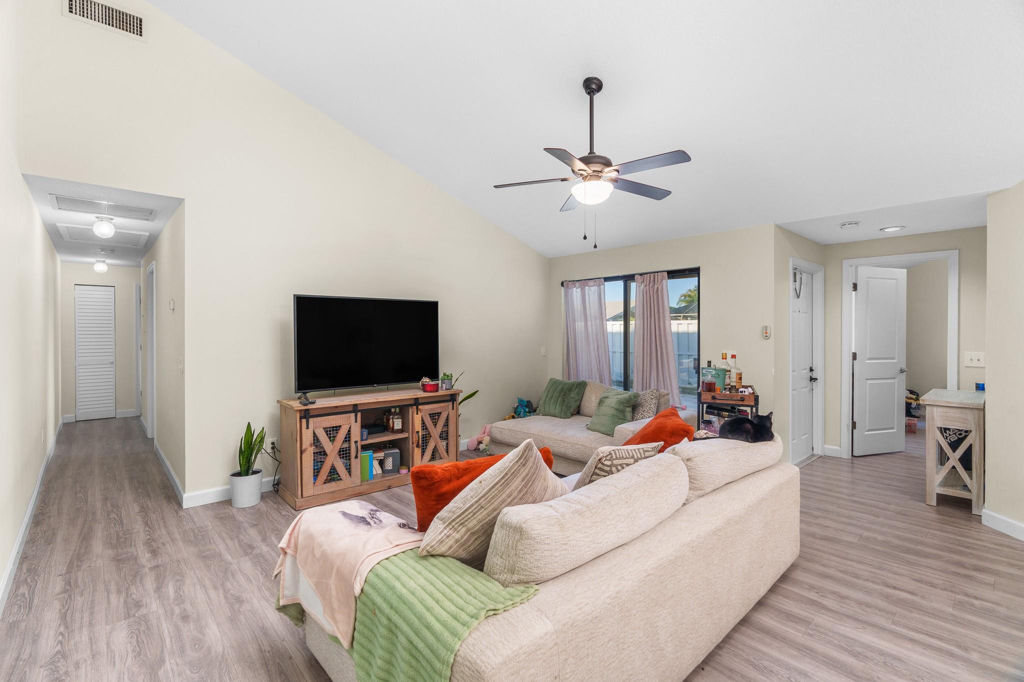 5651 Golden Eagle Cir 5651