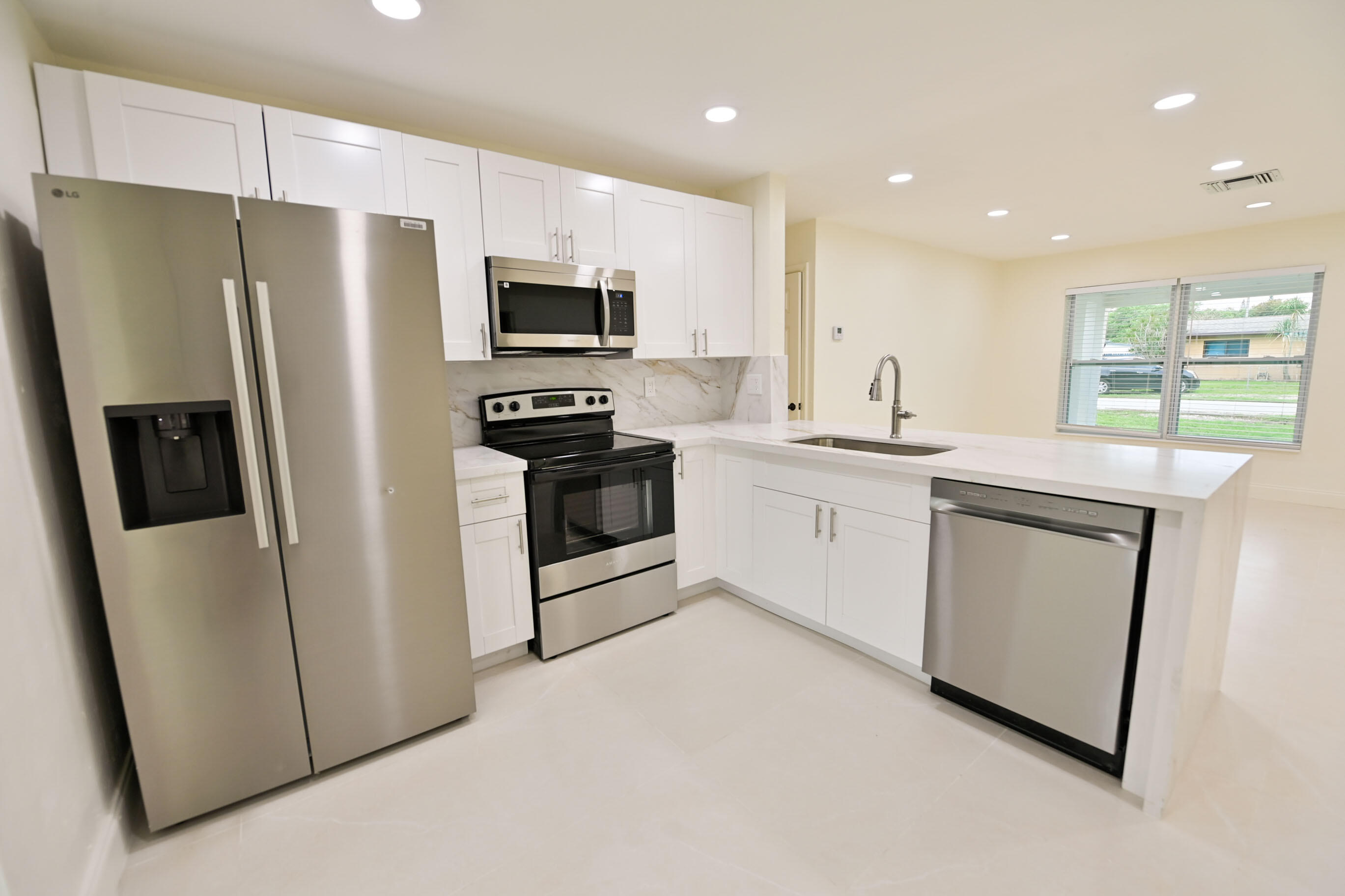 AVON HEIGHTS - Residential Lease