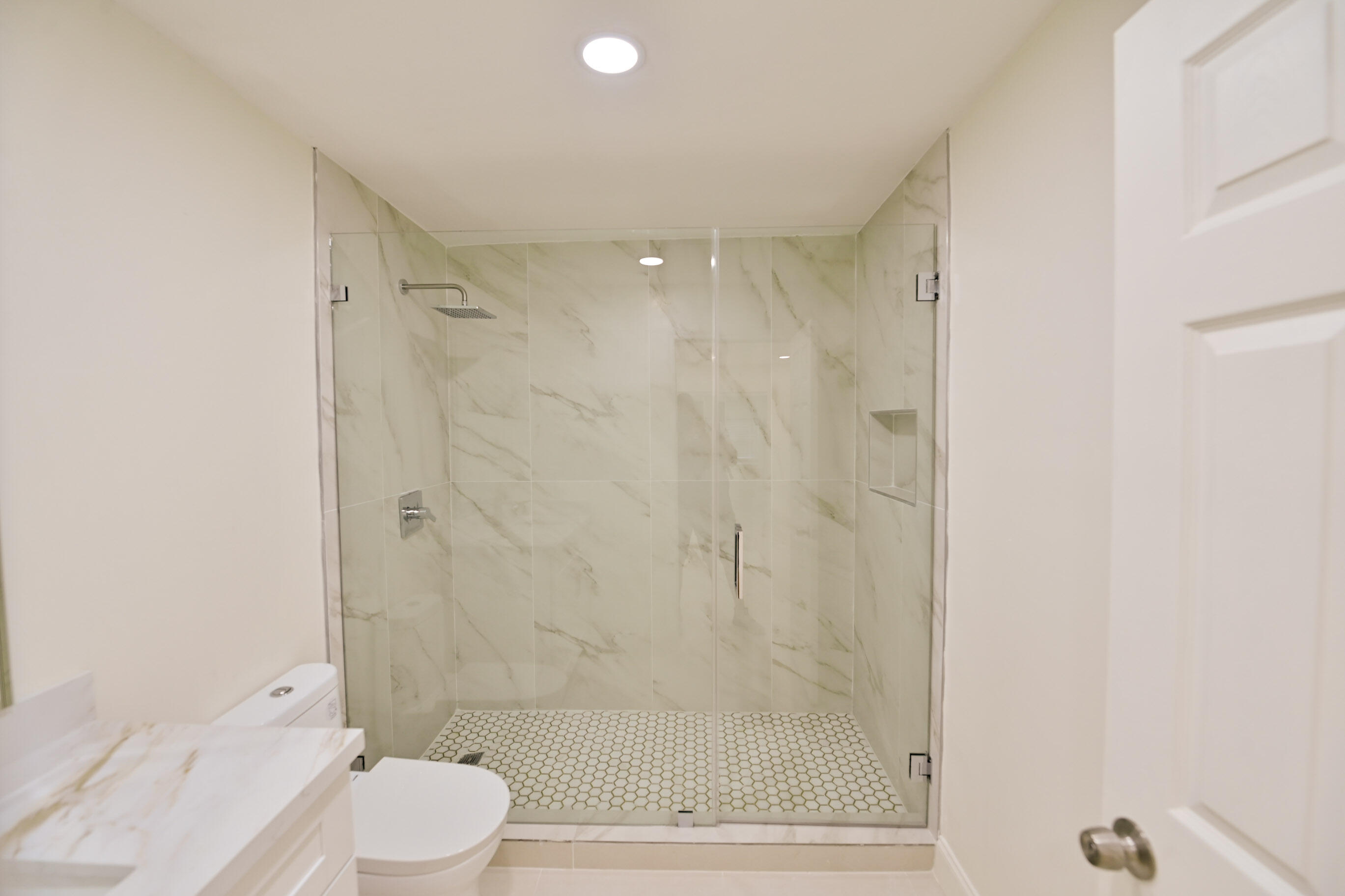 AVON HEIGHTS - Residential Lease