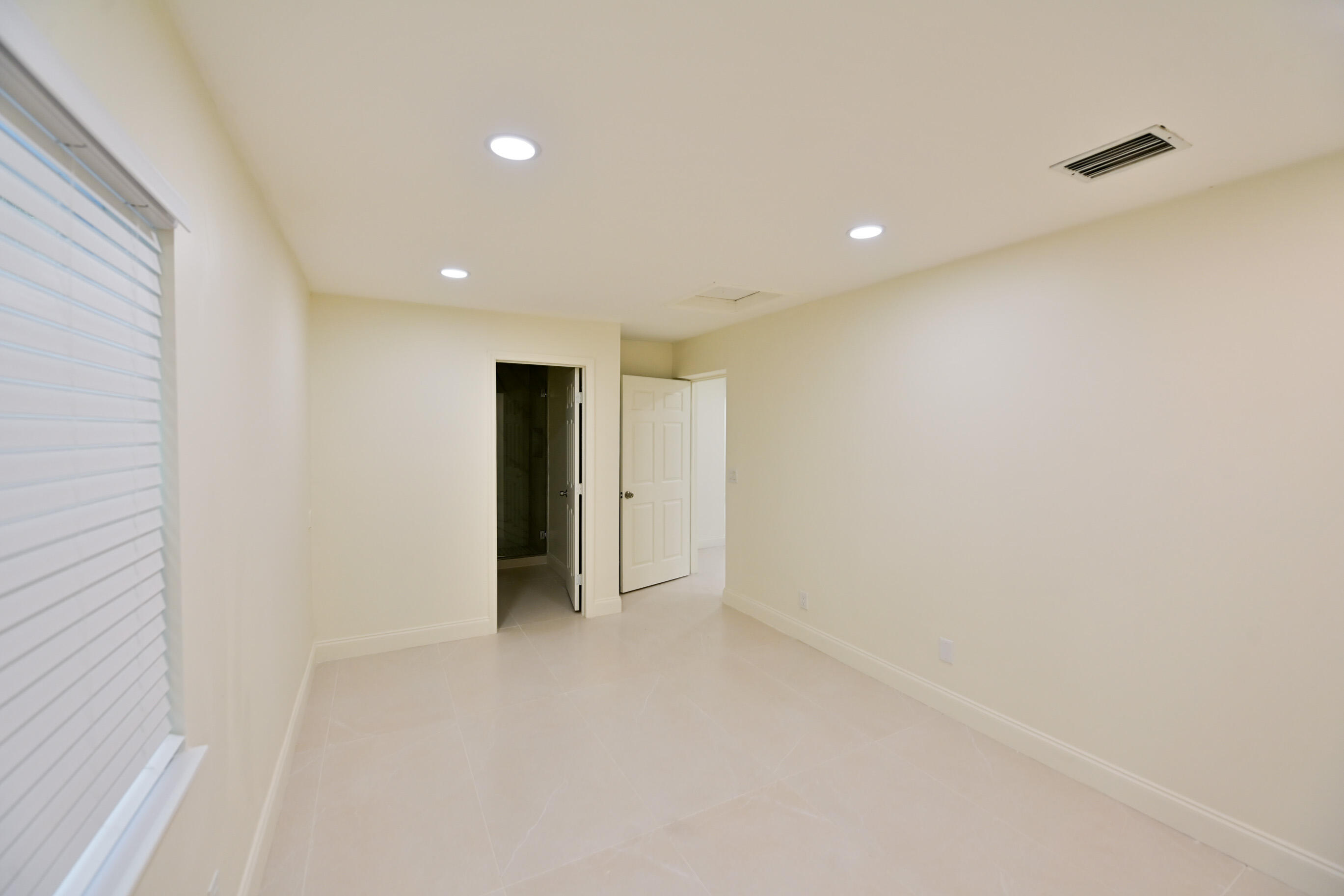 AVON HEIGHTS - Residential Lease