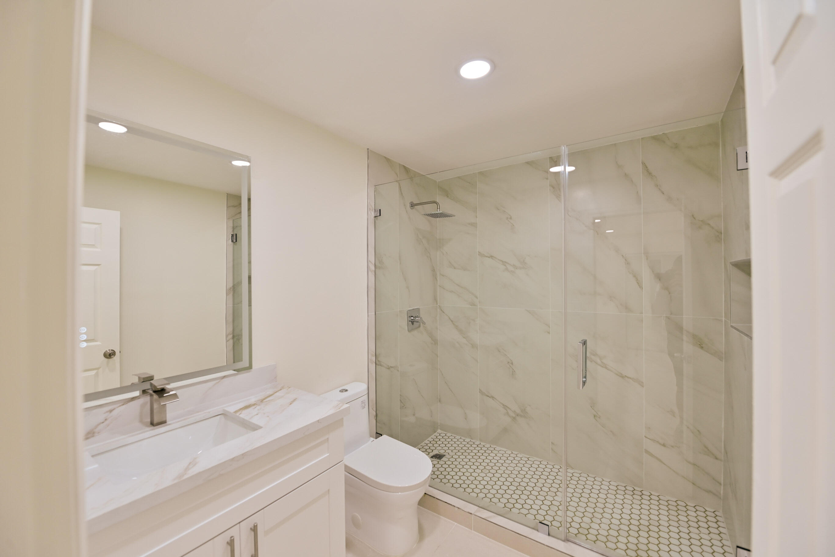 AVON HEIGHTS - Residential Lease