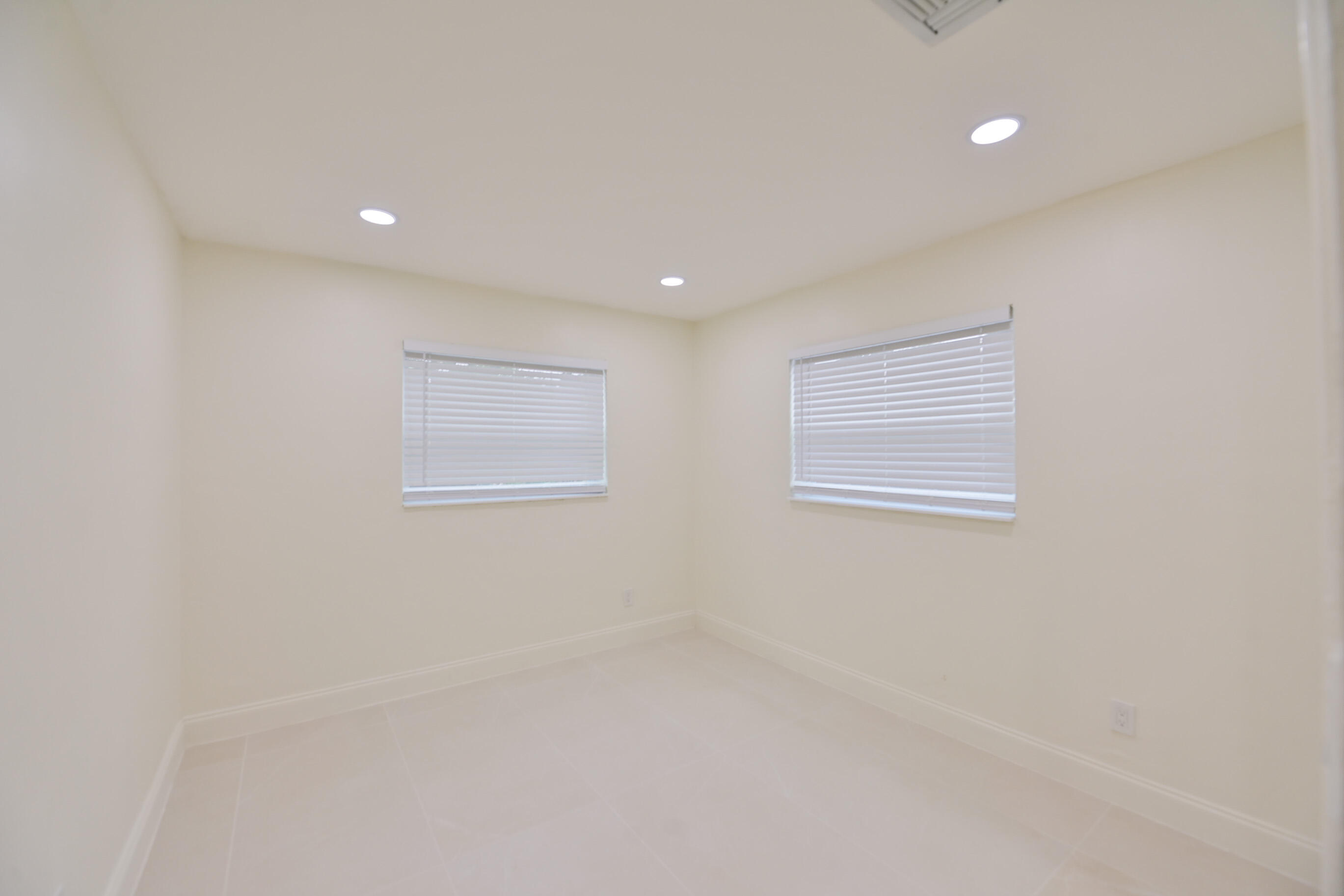 AVON HEIGHTS - Residential Lease