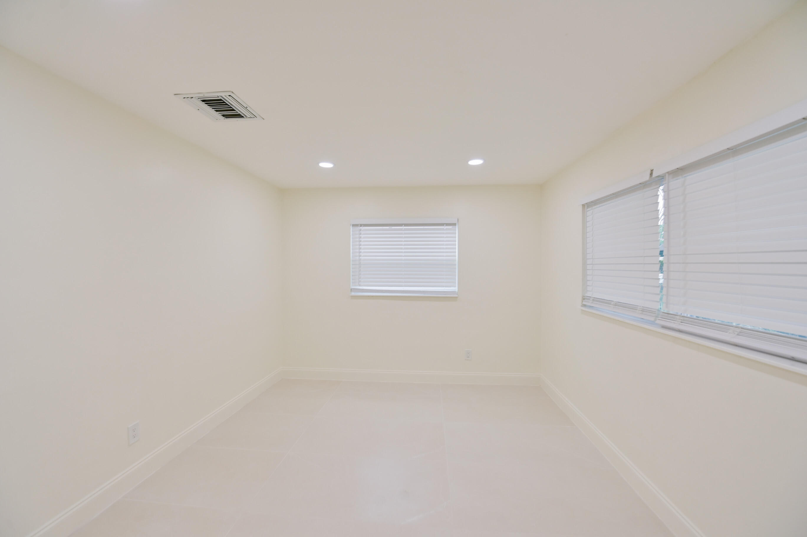 AVON HEIGHTS - Residential Lease