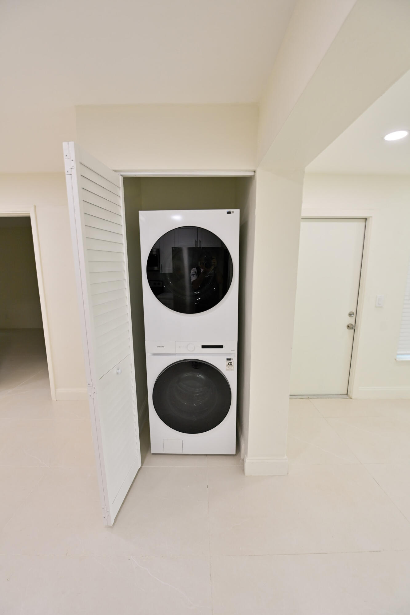 AVON HEIGHTS - Residential Lease