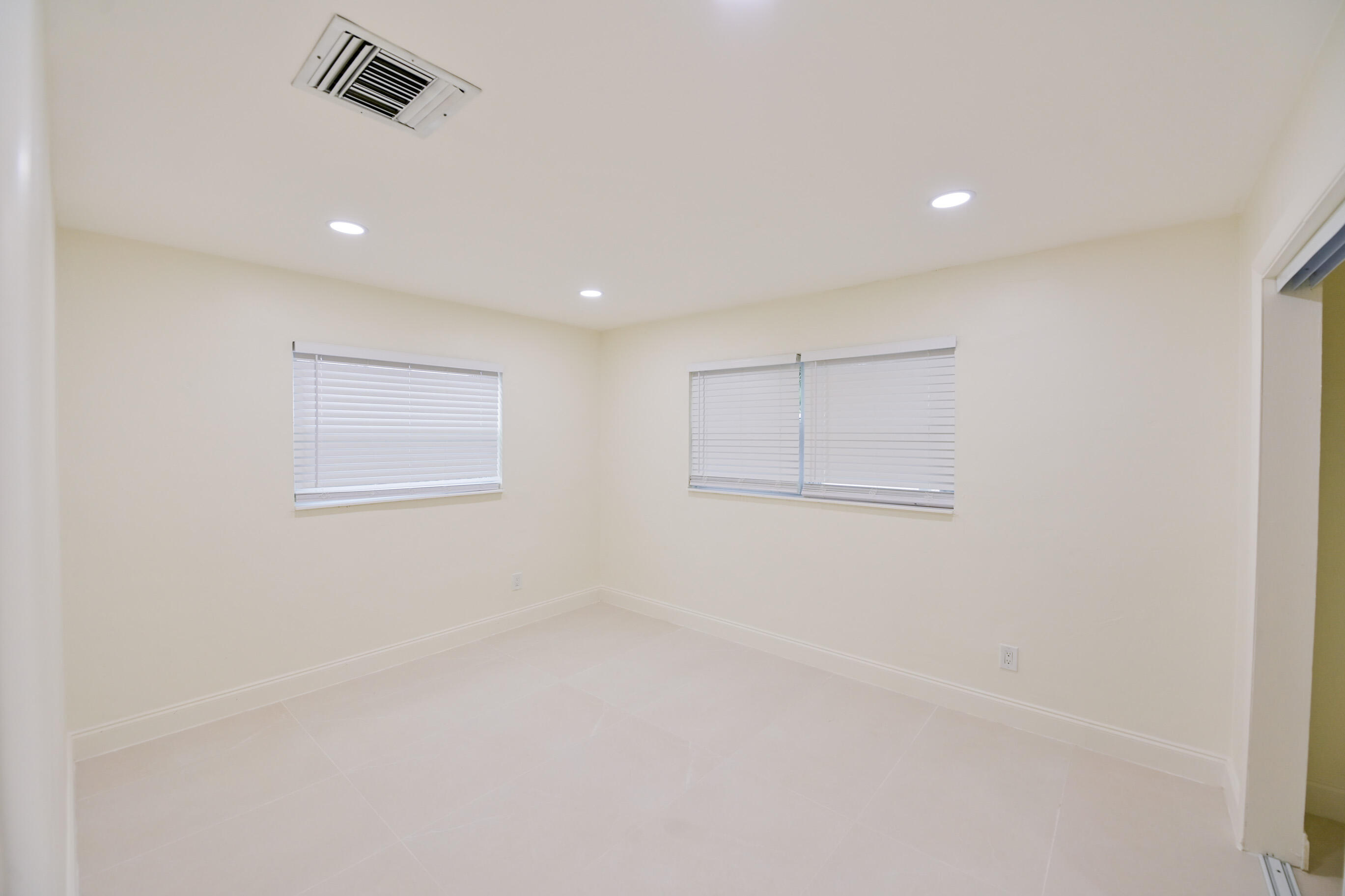 AVON HEIGHTS - Residential Lease