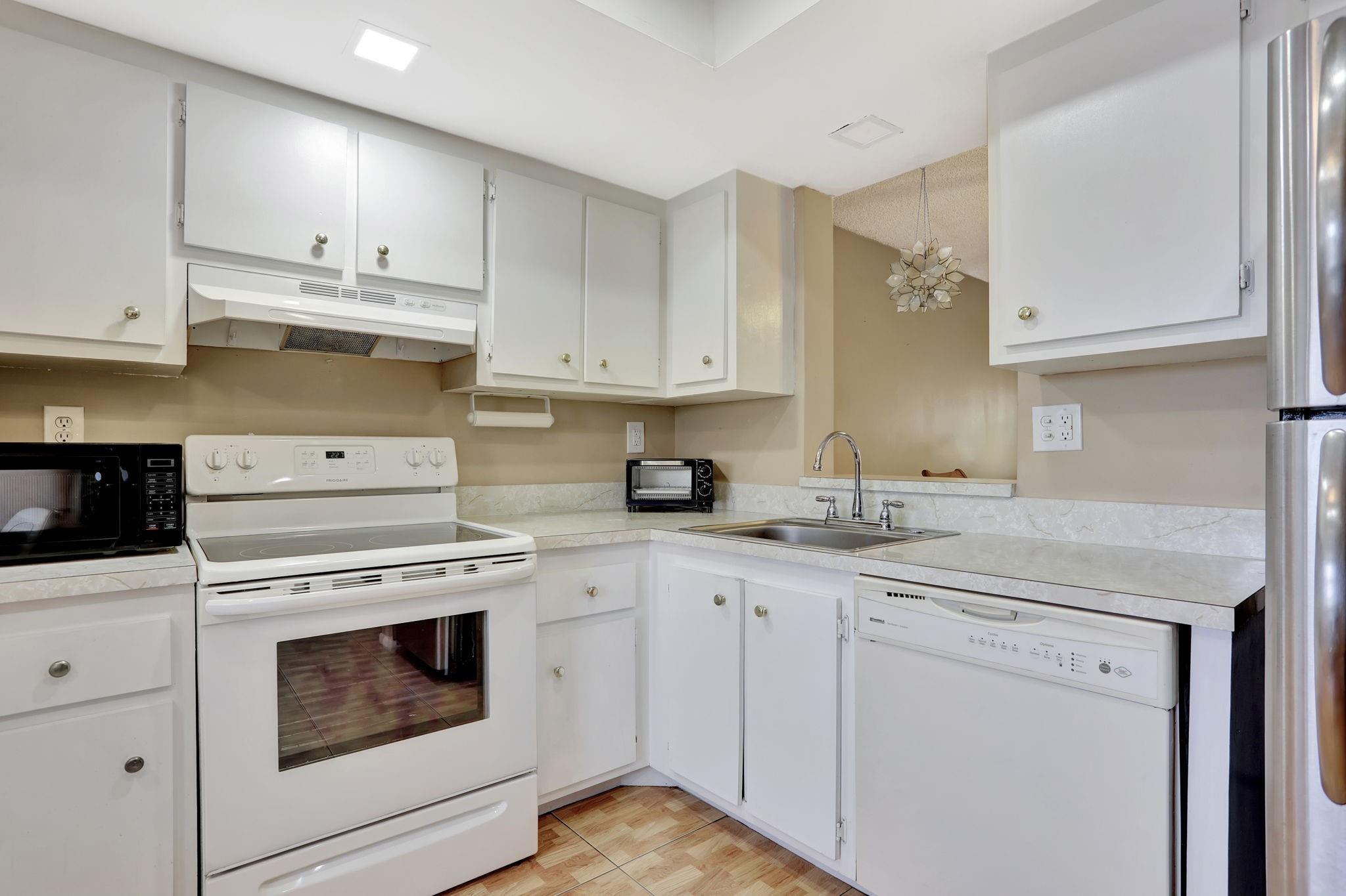 7680 NW 18th St 402