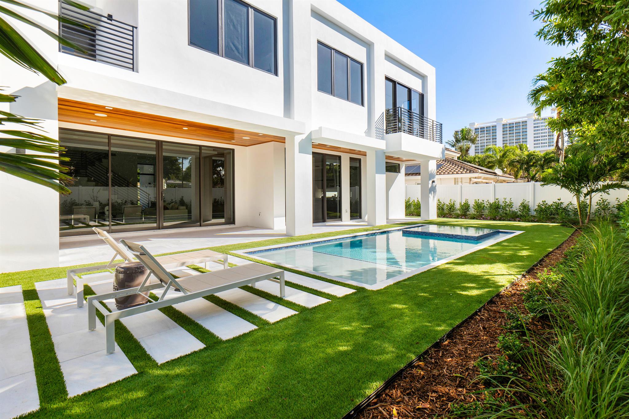 812 Malaga Drive, Boca Raton, FL, 33432/$4,495,000 1 812 Malaga Drive