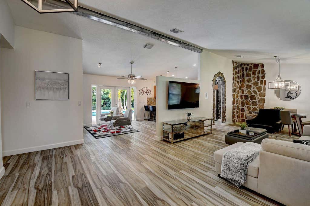 Photo of 509 ELDORADO Lane, Delray Beach, FL 33444 (MLS # B26065780)