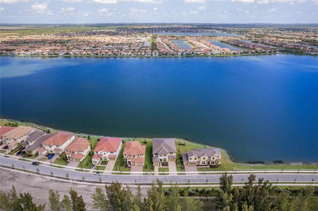 Parkland Bay 183-49 B - Residential