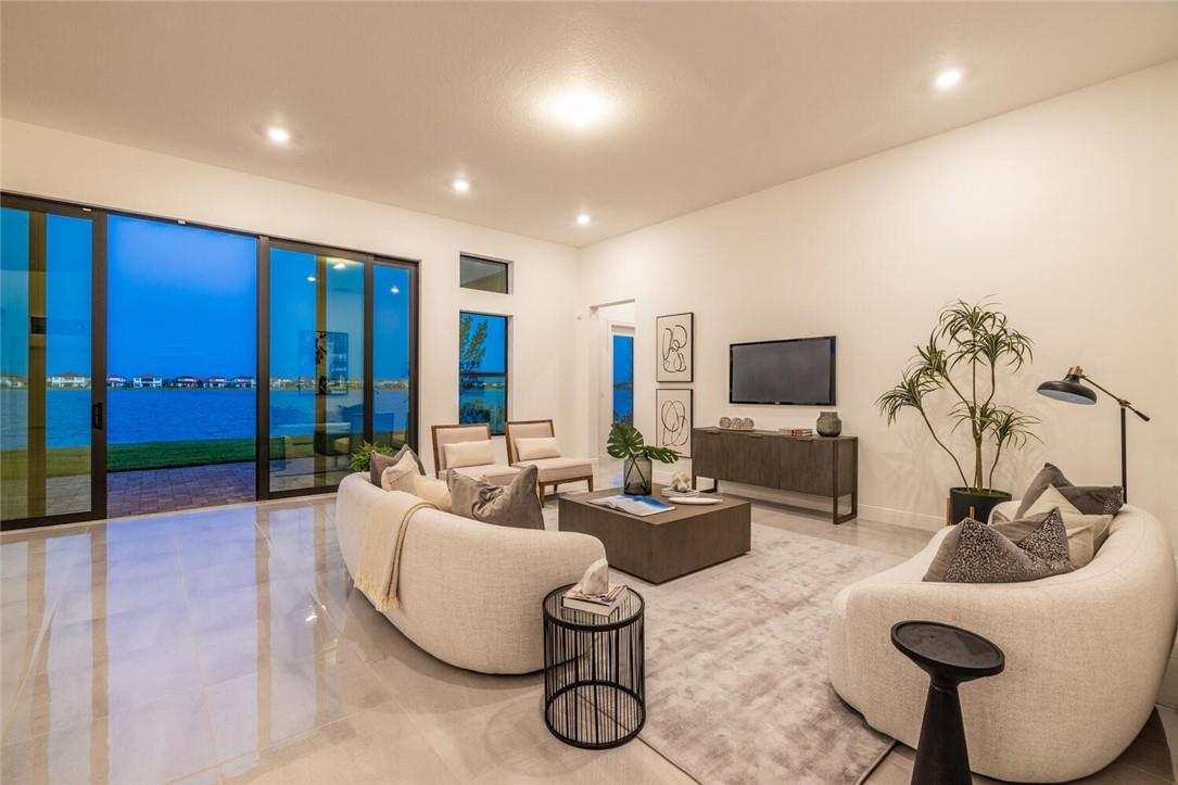 Parkland Bay 183-49 B - Residential