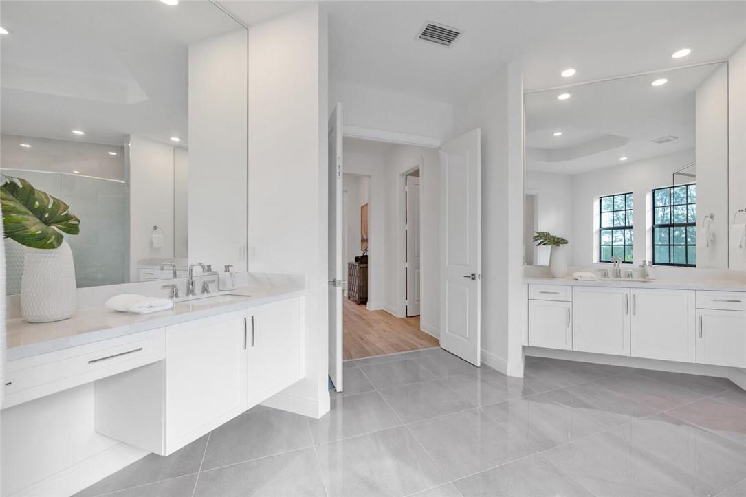 Parkland Bay 183-49 B - Residential