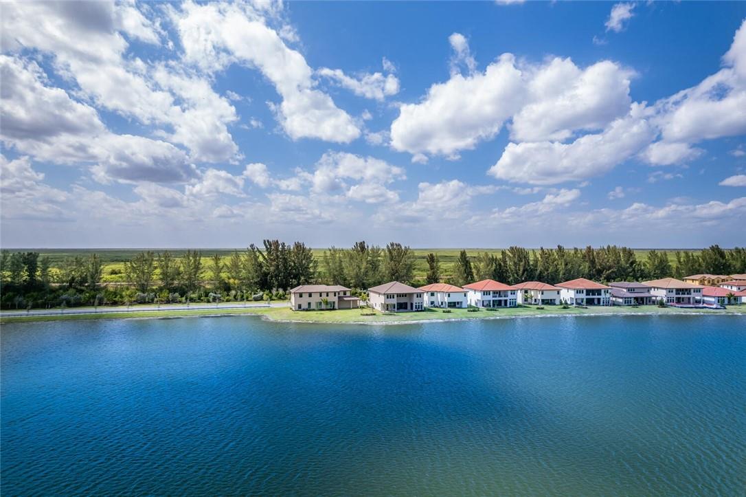 Parkland Bay 183-49 B - Residential