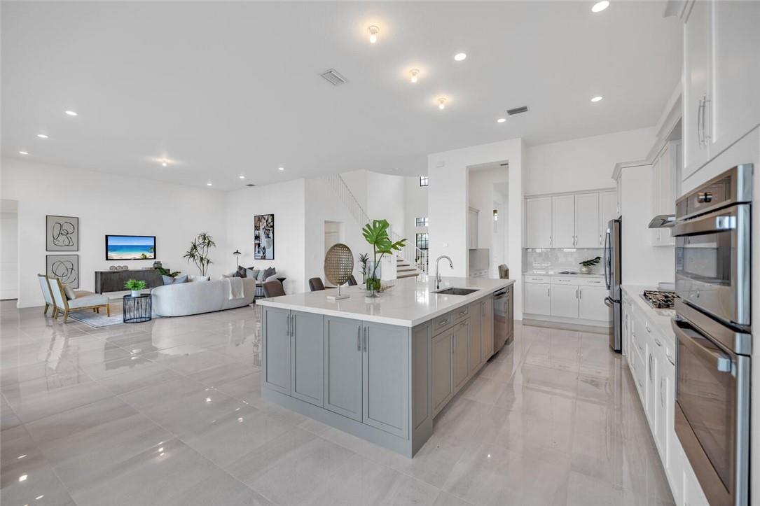 Parkland Bay 183-49 B - Residential