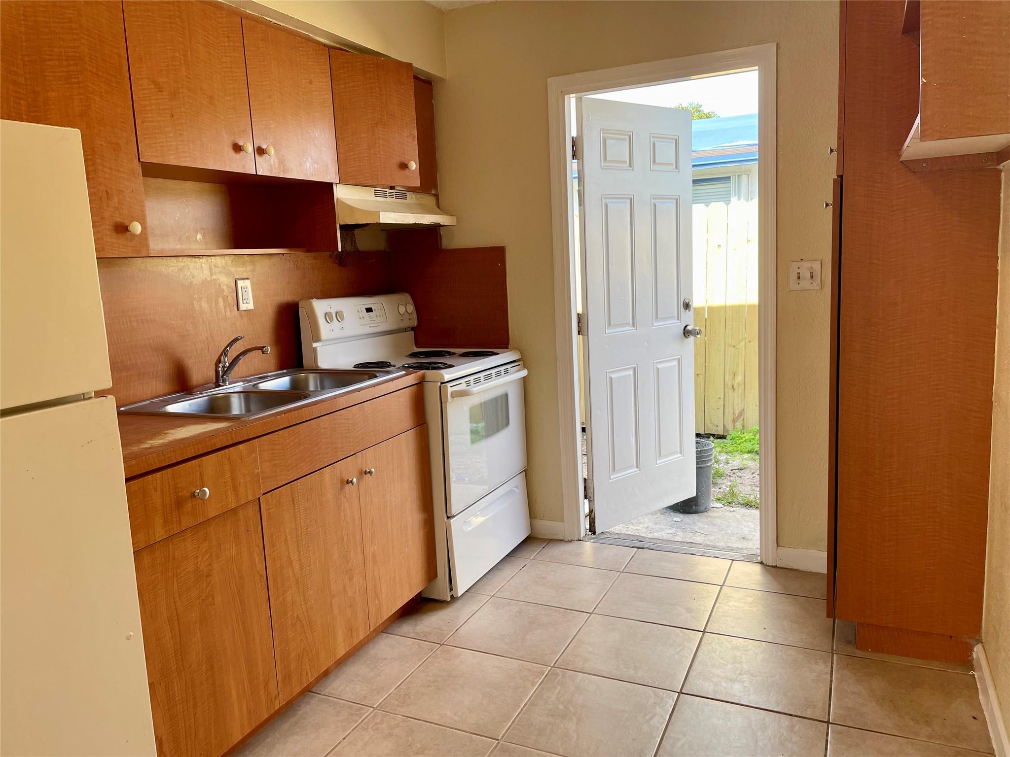 Washington Park Fourth Ad - Residential Lease