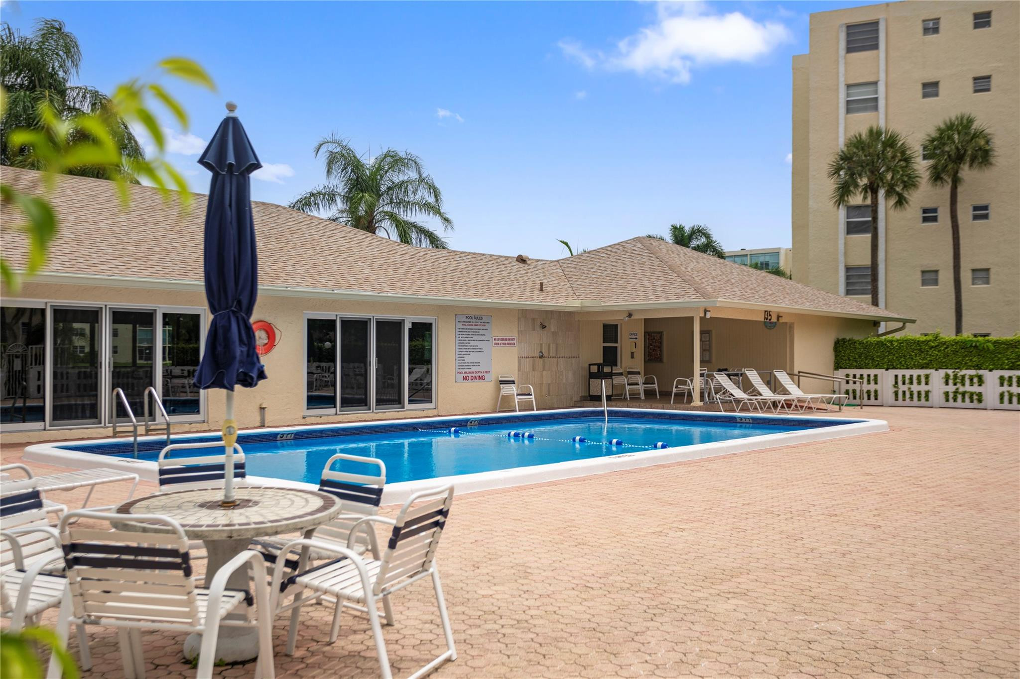 MEADOWBROOK LAKES VIEW Co - Residential