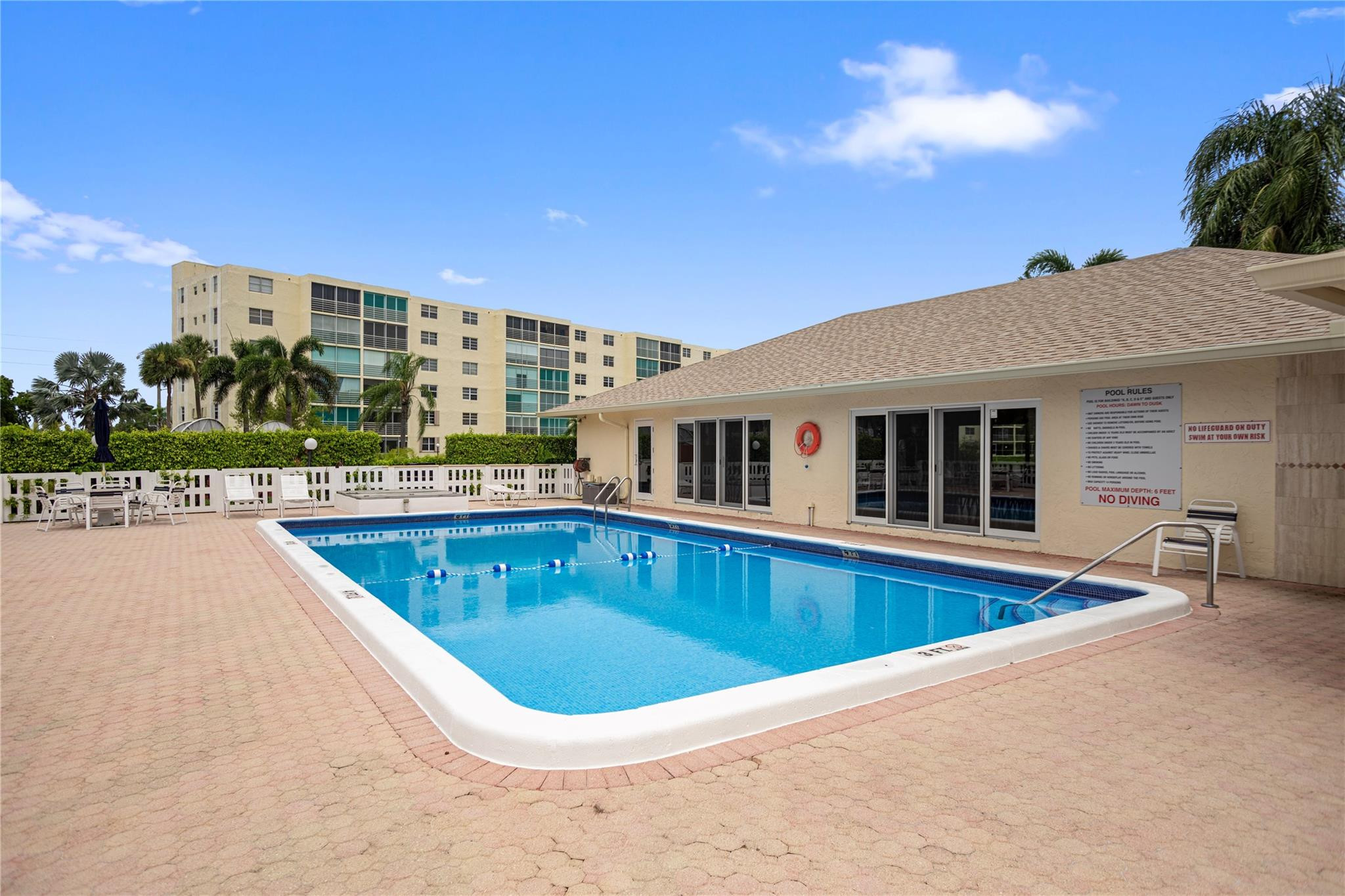 MEADOWBROOK LAKES VIEW Co - Residential