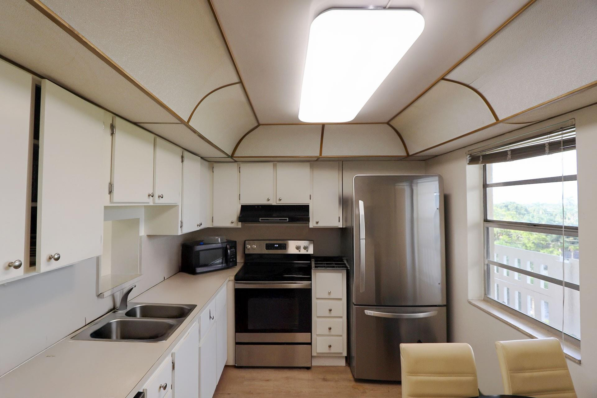 MEADOWBROOK LAKES VIEW Co - Residential