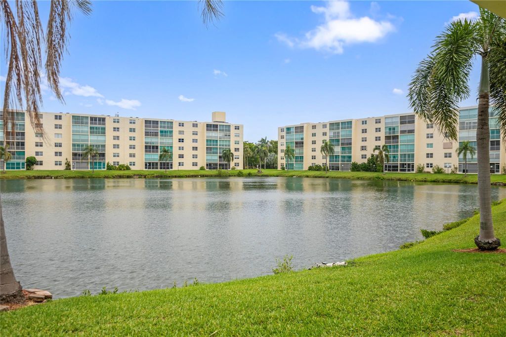Photo of 101 SE 3rd Avenue #605, Dania Beach, FL 33004 (MLS # B26006583)