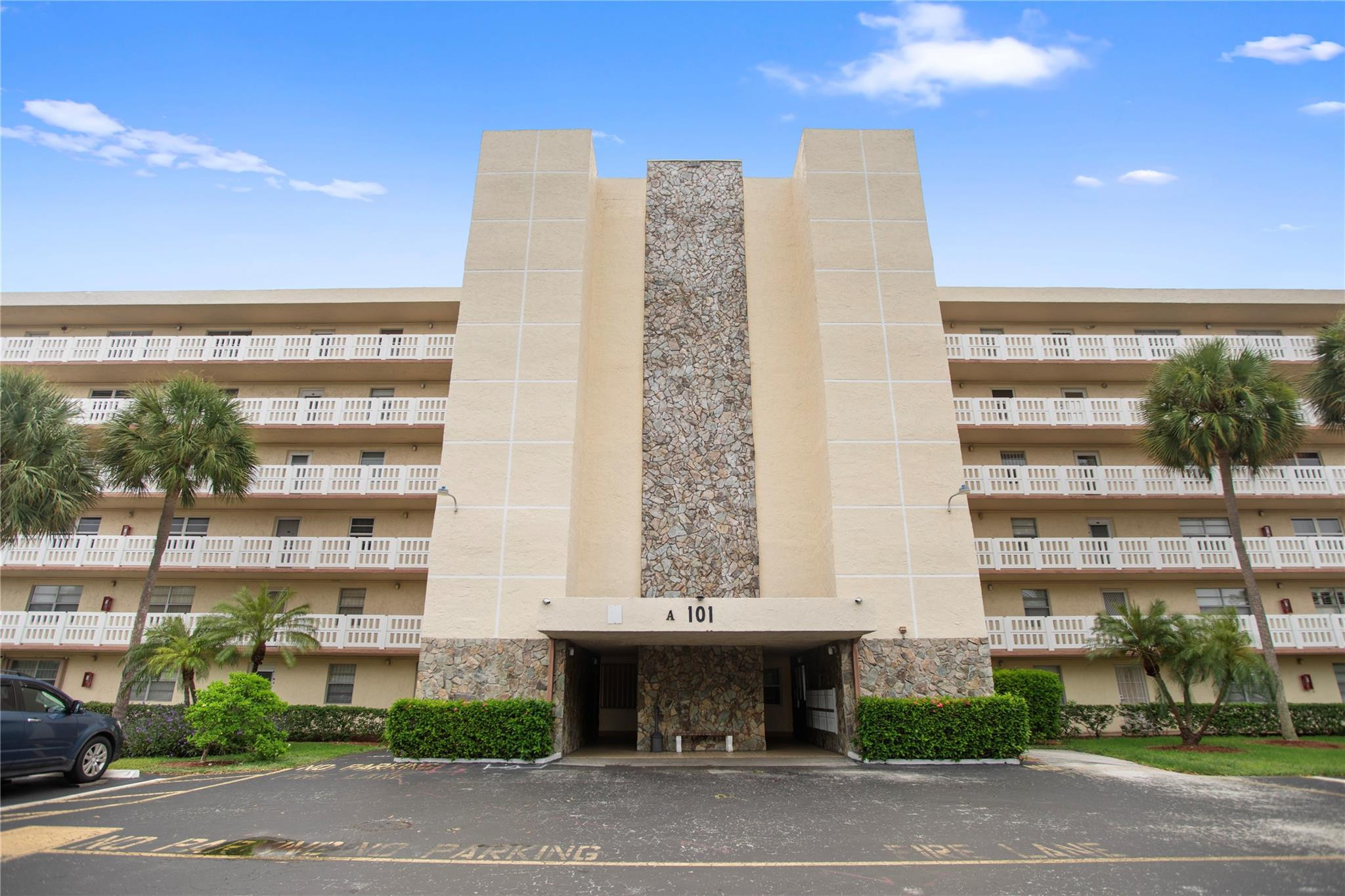 101 SE 3rd Avenue 605