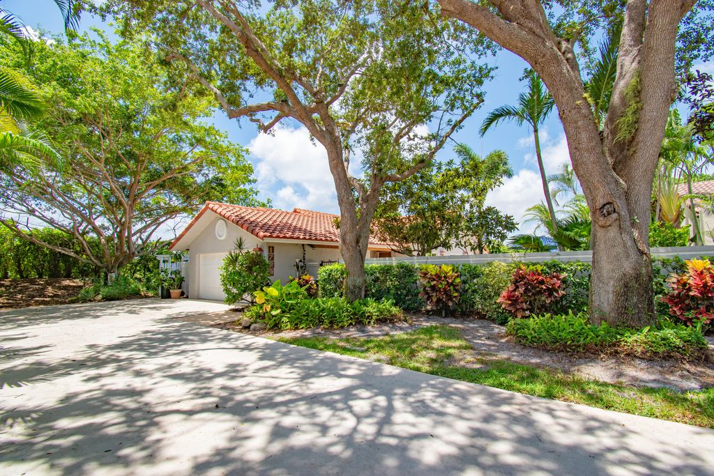 Photo of 1770 NW 22nd Avenue, Delray Beach, FL 33445 (MLS # R11041011)