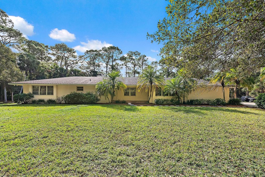 Photo of 16486 95th Avenue N, Jupiter, FL 33478 (MLS # R11143810)