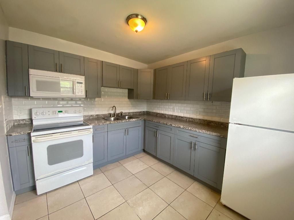 Photo of 3208 Louisiana Avenue #3, Fort Pierce, FL 34947 (MLS # R10984101)