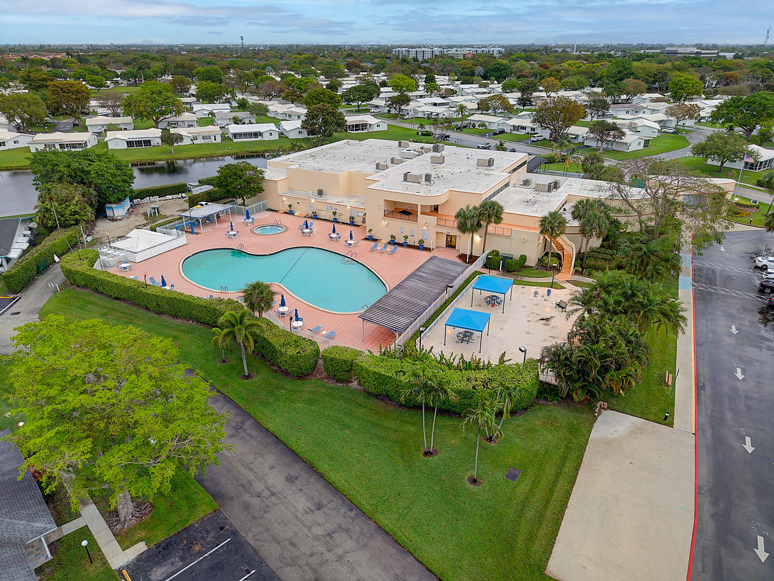 LAUDERDALE WEST CONDO NO XIII - Residential