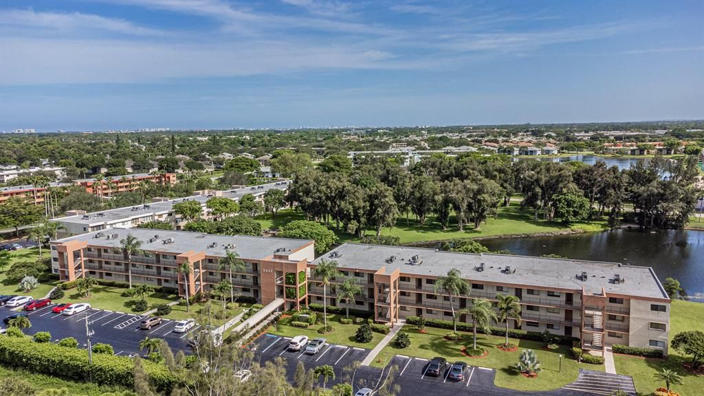 Photo of 5598 Witney Drive #109, Delray Beach, FL 33484 (MLS # R10733235)