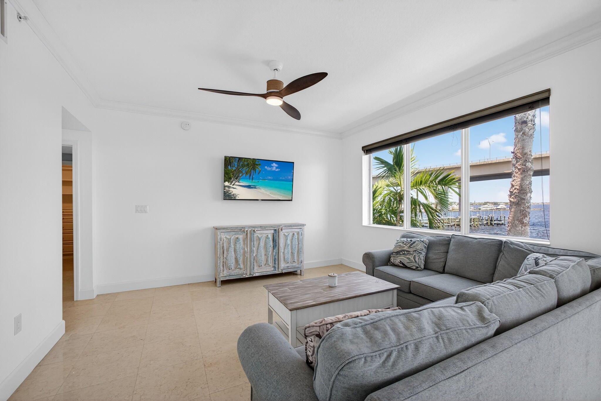 HARBORAGE YACHT CONDO - Residential Lease